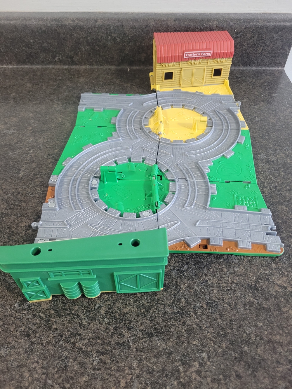 2009 Thomas And Friends Take N Play Foldable Trotter's Farm